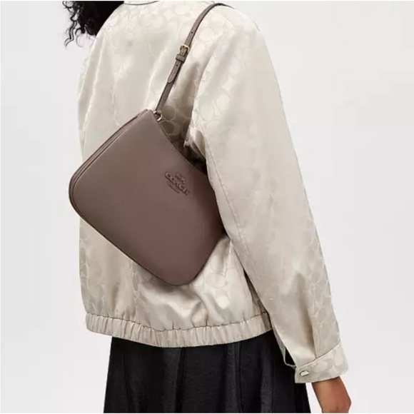 Coach NWT Smooth Leather Penelope Shoulder Bag - Picture 2 of 16